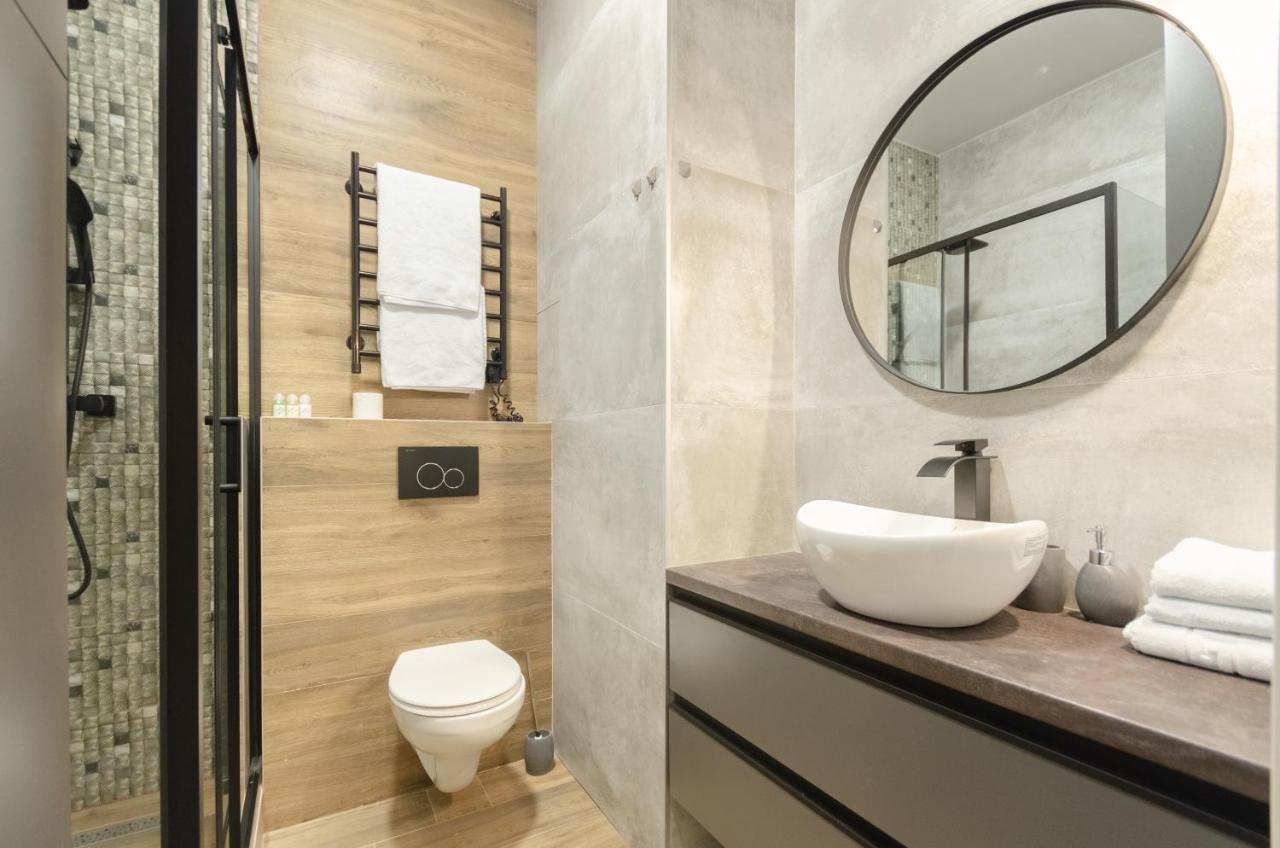 Petrovdom 12-131B Apartments In Rc "Yaroslaviv Grad"Bulvarno Kudriavska 17B Kiev Extérieur photo